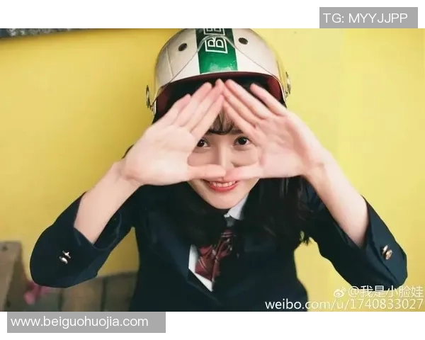 足球明星化身素人生活揭秘真实自我与球场形象的反差与碰撞 足球明星化身素人生活揭秘真实自我与球场形象的反差与碰撞